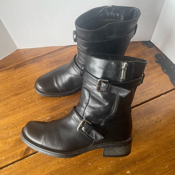 Aquatalia Women's Black Leather Buckles Combat Biker Moto Boots Italy Size 10 - Picture 2 of 8